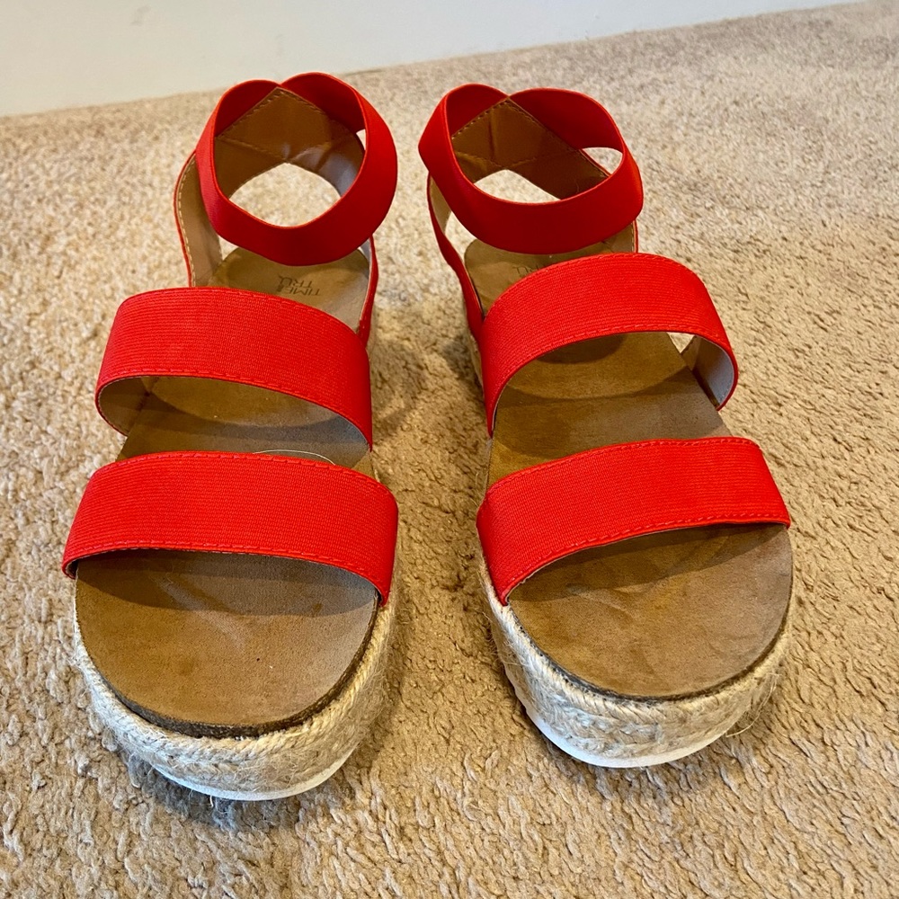 Platform sandals